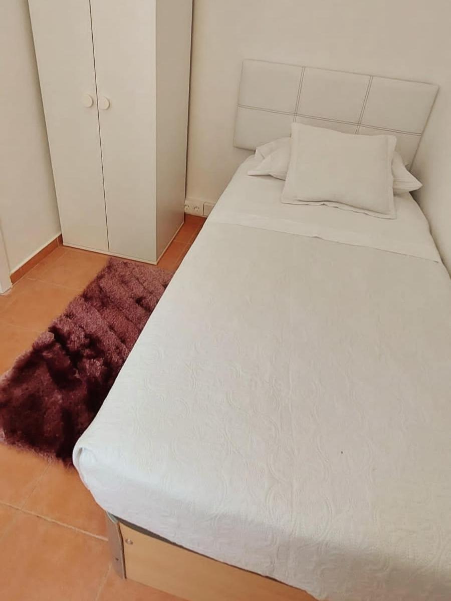 Habitacion Cerca Centro De Мадрид Стая снимка