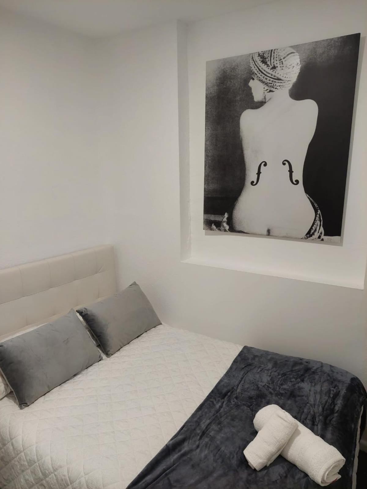 Habitacion Cerca Centro De Мадрид Стая снимка